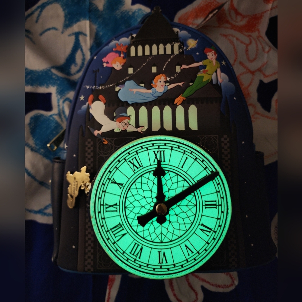 Loungefly Disney NWT Peter Pan Clock MiniBackpack Glow In The Dark